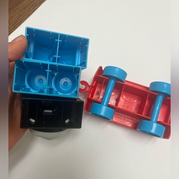 Thomas & Friends ๐ค๐๐ Buildable Train Set (5 Pieces)- Global Thomas Engine - Picture 14 of 17